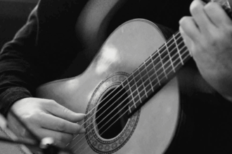 Eriko Avila, músico y guitarrista. Foto: Alexander Cornejo.