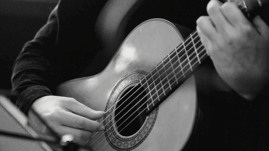 Eriko Avila, músico y guitarrista. Foto: Alexander Cornejo.